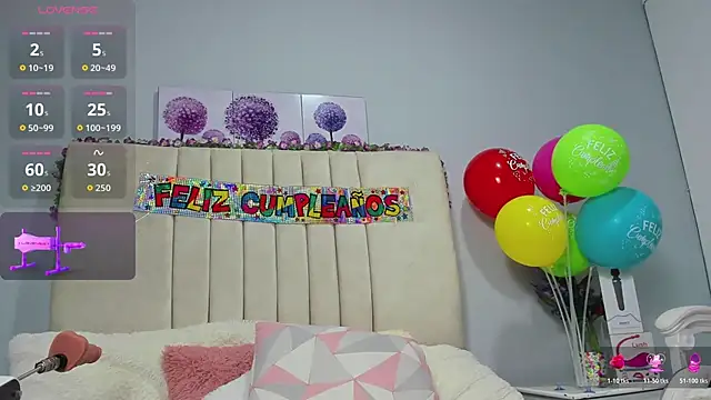 AmandaaWats online show from 11-20-25, 04:07