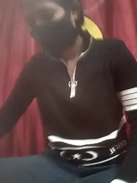 Snapshot of Mansi01 chatting on 10-13-25, 02:44 Mansi01 online show from 10-13-25, 02:44