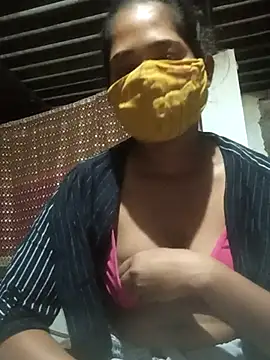 Snapshot of Mansi01 chatting on 10-19-25, 04:18 Mansi01 online show from 10-19-25, 04:18