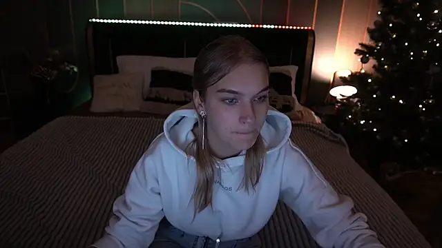 AlinaLiii online show from 12-19-25, 07:15