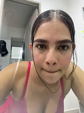 Snapshot of Valery_lux16 chatting on 02-14-26, 03:31 Valery lux16 online show from 02-14-26, 03:31