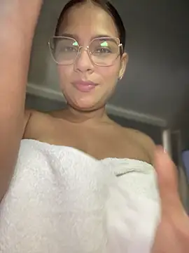 Snapshot of Valery_lux16 chatting on 02-27-26, 03:01 Valery lux16 online show from 02-27-26, 03:01