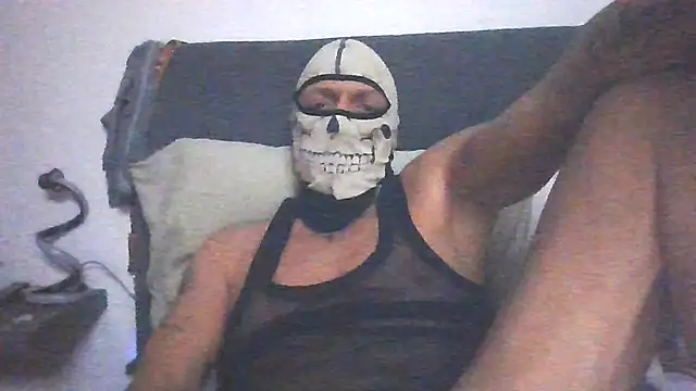 Snapshot of Argo1972 chatting on 11-14-25, 01:26 Argo1972 online show from 11-14-25, 01:26