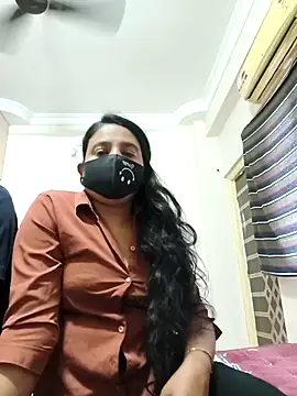 Snapshot of Charm_Queen chatting on 02-10-26, 07:12 Charm Queen online show from 02-10-26, 07:12