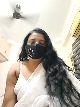 Snapshot of Charm_Queen chatting on 02-11-26, 03:39 Charm Queen online show from 02-11-26, 03:39