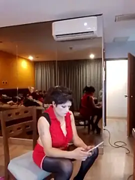 transreyna online show from 02-12-26, 02:06