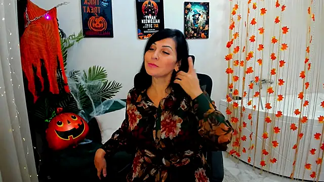 Snapshot of Moon_Veloure1 chatting on 10-10-25, 03:27 Moon Veloure1 online show from 10-10-25, 03:27
