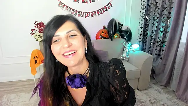 Snapshot of Moon_Veloure1 chatting on 10-13-25, 03:50 Moon Veloure1 online show from 10-13-25, 03:50