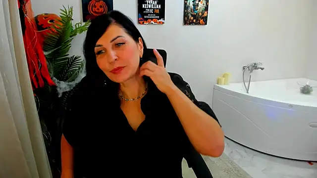 Snapshot of Moon_Veloure1 chatting on 10-21-25, 04:02 Moon Veloure1 online show from 10-21-25, 04:02