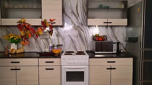 EllaCanny online show from 11-27-25, 06:15