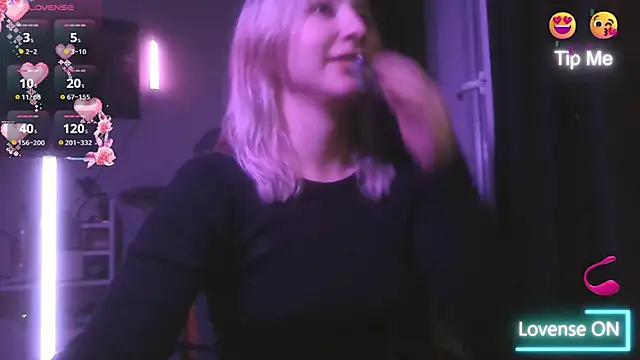 Snapshot of ChristinaFivePlus chatting on 10-05-25, 07:12 ChristinaFivePlus online show from 10-05-25, 07:12