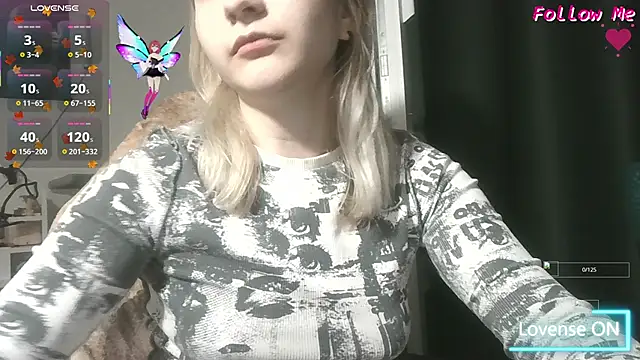 Snapshot of ChristinaFivePlus chatting on 10-11-25, 06:39 ChristinaFivePlus online show from 10-11-25, 06:39