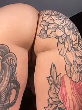 charlotteemerson123 online show from 12-16-25, 05:51