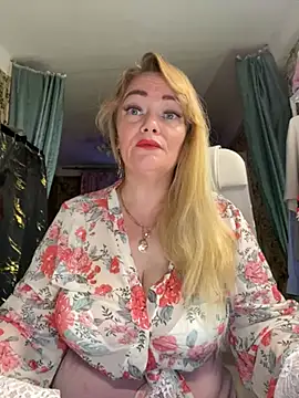 Snapshot of Sweet-blonde chatting on 07-09-26, 10:03 Sweet-blonde online show from 07-09-26, 10:03
