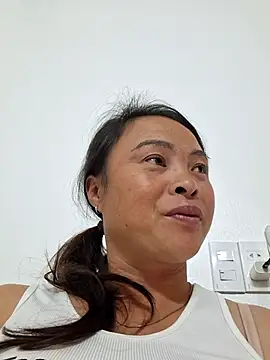 xuxulovezz online show from 11-14-25, 12:59