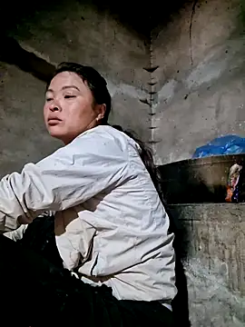 xuxulovezz online show from 02-12-26, 04:40