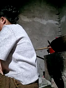 xuxulovezz online show from 03-06-26, 12:07