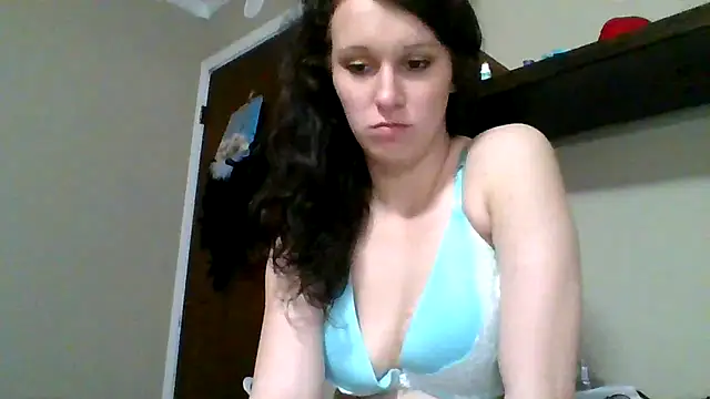 Snapshot of brunettebabexo3 chatting on 02-18-26, 11:01 brunettebabexo3 online show from 02-18-26, 11:01