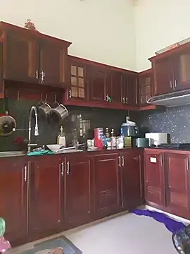 Helen-Tran online show from 10-11-25, 03:50