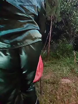 Helen-Tran online show from 10-21-25, 01:34