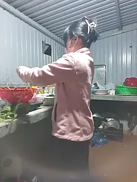 Helen-Tran online show from 11-28-25, 12:08