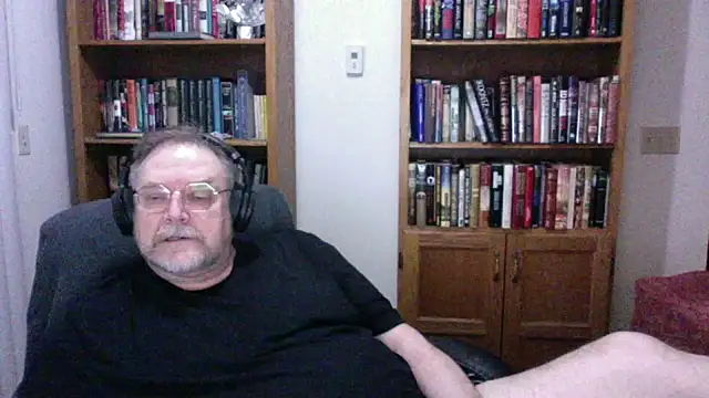 Snapshot of Vinyl22@xh chatting on 02-28-26, 01:28 Vinyl22xh online show from 02-28-26, 01:28