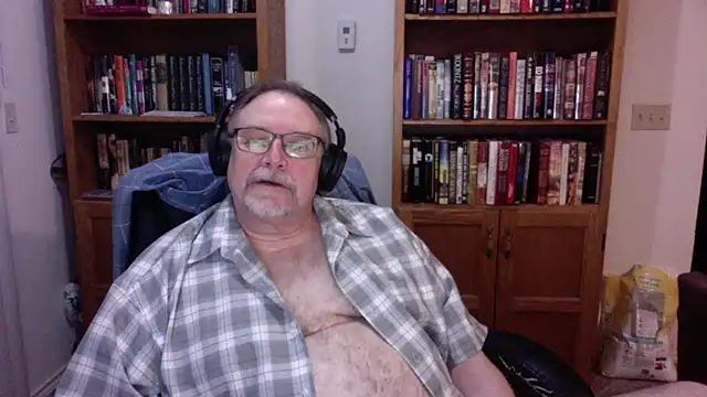 Vinyl22xh online show from 04-13-26, 02:17