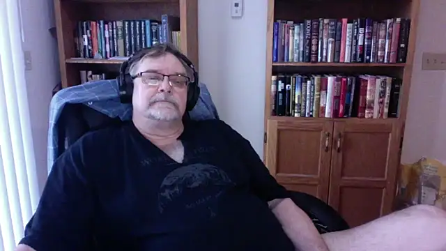 Vinyl22xh online show from 04-15-26, 04:03