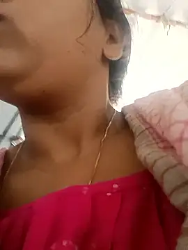 Snapshot of reya743 chatting on 10-14-25, 02:23 reya743 online show from 10-14-25, 02:23