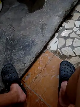 Snapshot of SALCEDO_041198 chatting on 09-22-25, 07:21 SALCEDO 041198 online show from 09-22-25, 07:21