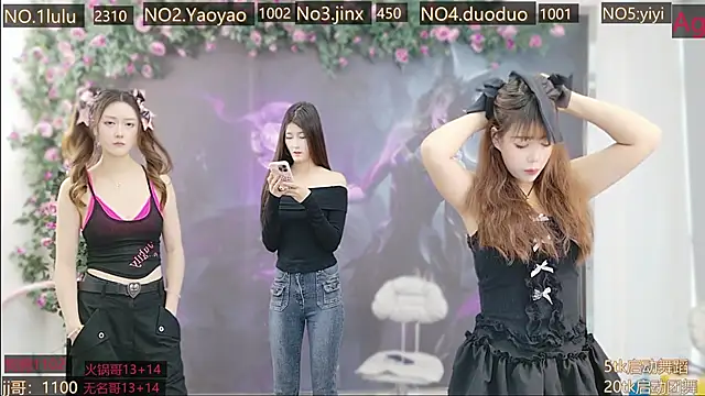 DogdogSM online show from 11-05-25, 03:06