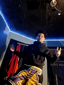 Snapshot of Painstickwes chatting on 02-06-26, 07:17 Painstickwes online show from 02-06-26, 07:17