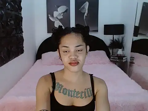 Snapshot of Yuriidelaveigne chatting on 11-09-25, 08:34 Yuriidelaveigne online show from 11-09-25, 08:34