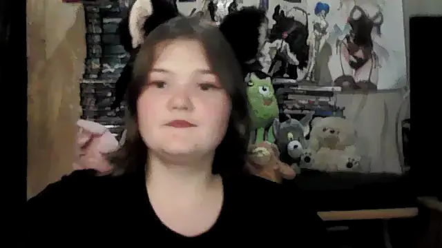 Snapshot of Noir_Shiro chatting on 10-29-25, 04:20 Noir Shiro online show from 10-29-25, 04:20