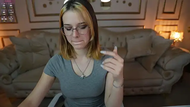 Snapshot of Hoshi_mur chatting on 10-03-25, 02:36 Hoshi mur online show from 10-03-25, 02:36