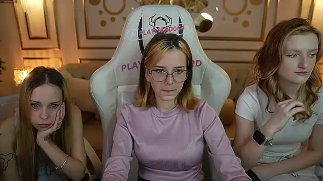 Snapshot of Hoshi_mur chatting on 10-05-25, 10:24 Hoshi mur online show from 10-05-25, 10:24