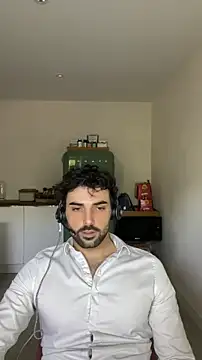 Snapshot of eauminerale chatting on 05-27-26, 11:51 eauminerale online show from 05-27-26, 11:51