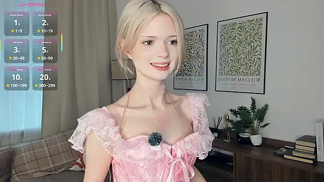 LaureMestler online show from 11-10-25, 08:02