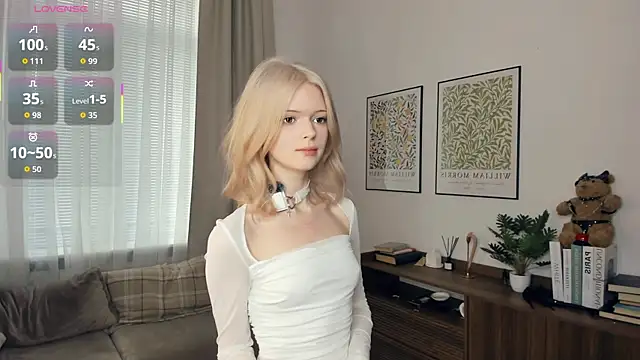 LaureMestler online show from 11-20-25, 07:41