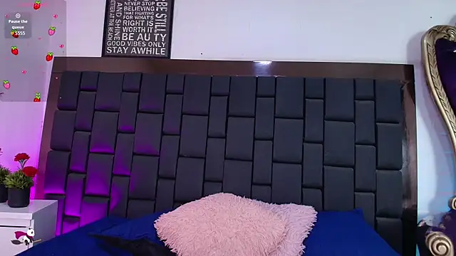 Krystal Heartss online show from 11-10-25, 03:11