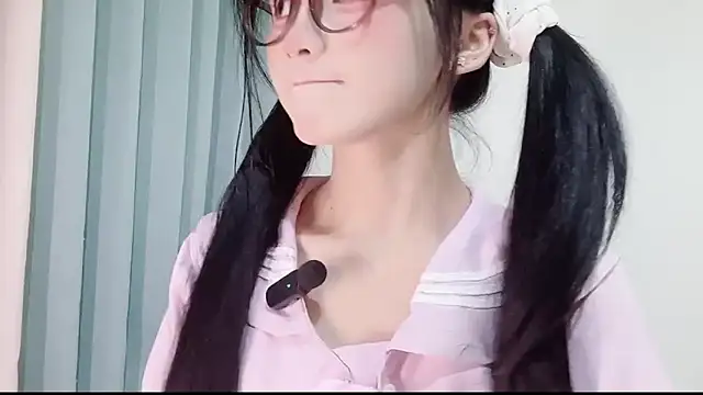 Snapshot of Ximei-O chatting on 05-16-26, 12:37 Ximei-O online show from 05-16-26, 12:37