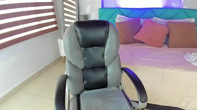 Antonela vargas online show from 01-08-26, 12:07