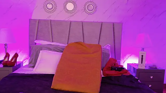 Snapshot of Michell_Monet chatting on 06-04-26, 12:00 Michell Monet online show from 06-04-26, 12:00