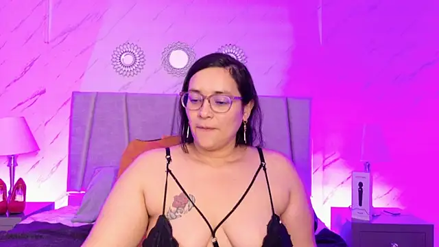 Snapshot of Michell_Monet chatting on 06-11-26, 12:03 Michell Monet online show from 06-11-26, 12:03