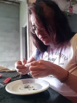 Snapshot of LatinaBeach chatting on 10-05-25, 10:57 LatinaBeach online show from 10-05-25, 10:57