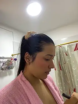 IsabellaJoness  online show from 10-11-25, 11:42