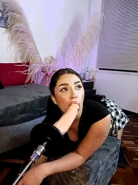 Zafira  online show from 02-11-26, 06:24