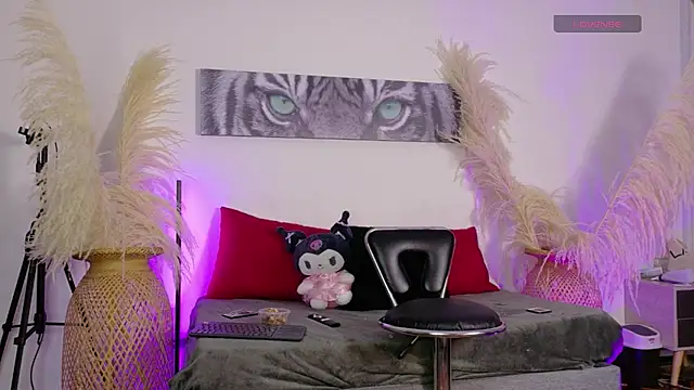 Zafira  online show from 02-17-26, 06:14