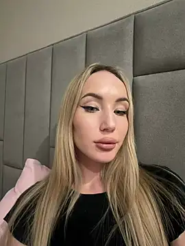 Snapshot of MaryDavies chatting on 03-08-26, 08:01 MaryDavies online show from 03-08-26, 08:01