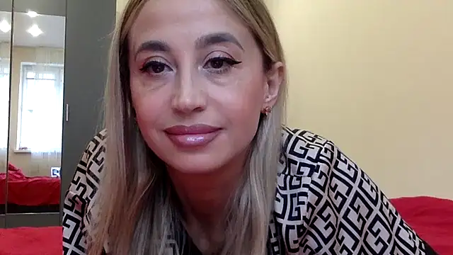 Snapshot of Jeyvaris chatting on 11-01-25, 01:46 Jeyvaris online show from 11-01-25, 01:46